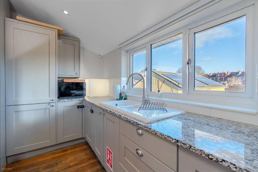 Smart-Home In Original Victorian Building Bristol Exterior foto